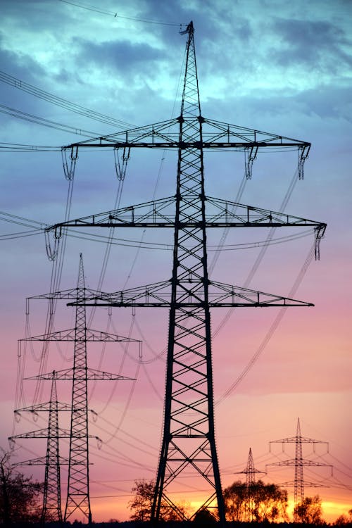Free Черная электрическая башня под голубым небом Stock Photo