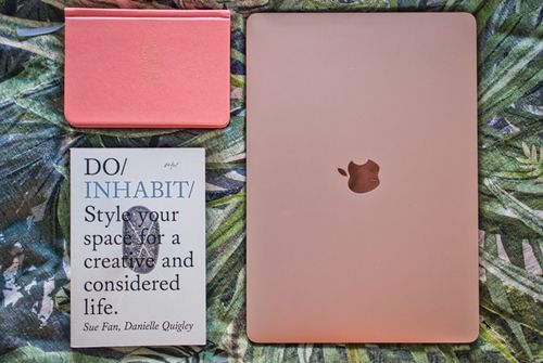 Free stock photo of apple, at home, bed Stock Photo