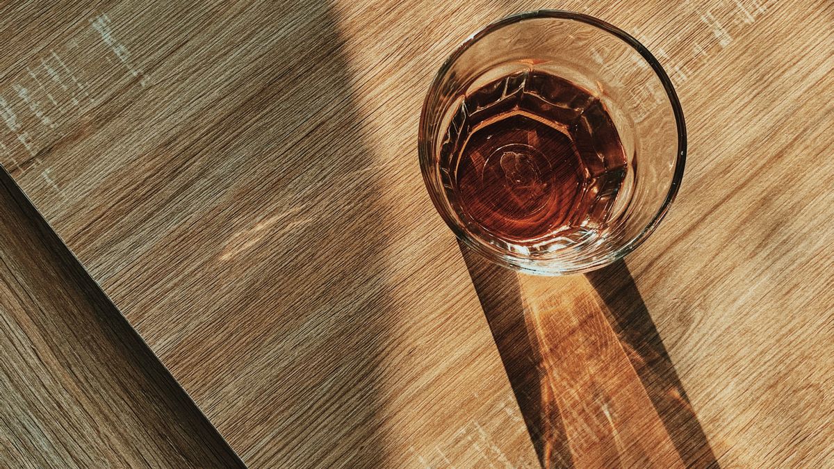Halloween tap water myths debunked, glass of clear tap water on a table