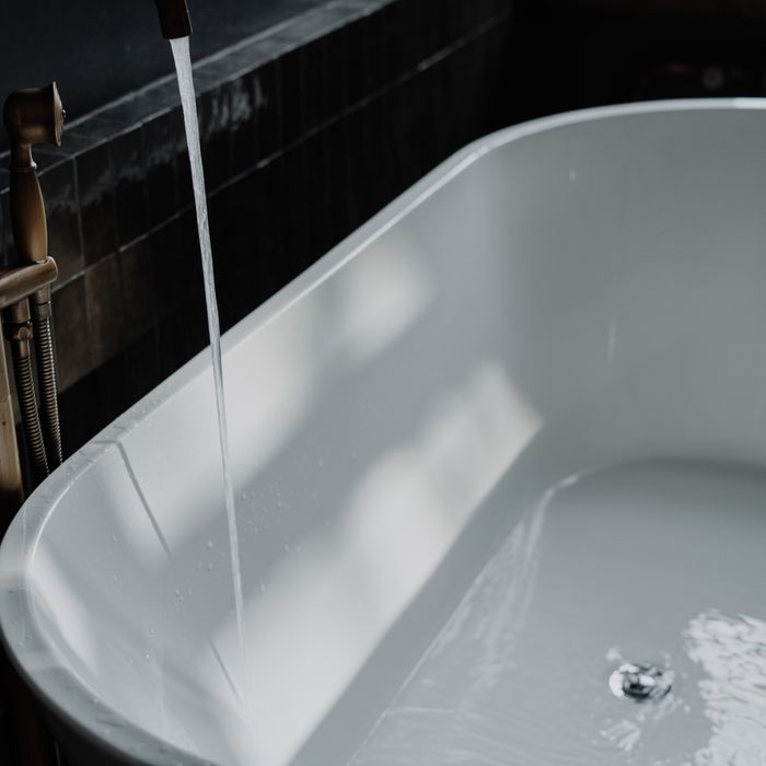 Bathtub installation Stanton CA alcove tub with tile surround