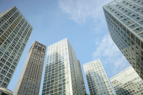 Free Low Angle Shot of High-Rise Buildings Stock Photo