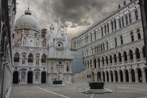 bezplatná Základová fotografie zdarma na téma architektura, Benátky, bouře Základová fotografie