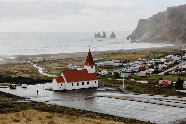 Vik I Myrdal Church Near The Ocean 