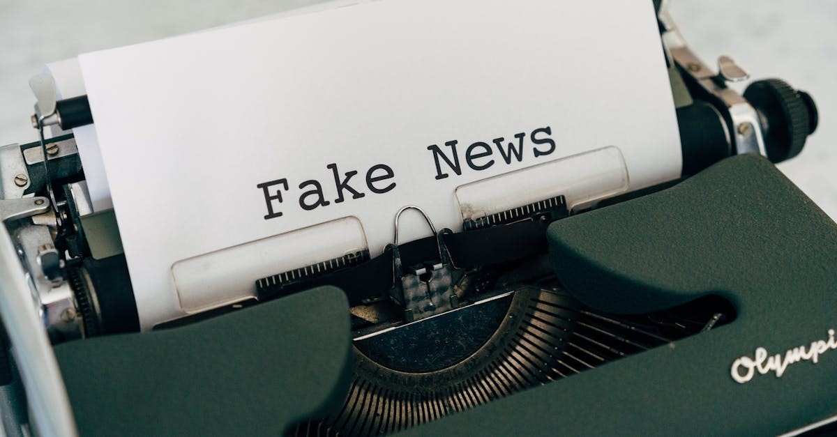 民進黨北市議員鍾佩玲警告:網軍散播假消息干擾罷免連署