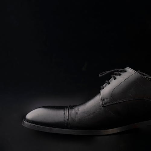 Ingyenes stockfotó bőrcipők, cipőfűző, fekete cipők témában Stockfotó