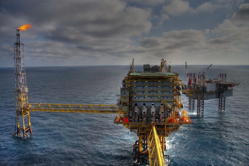 Oilfield rig and wellhead equipment