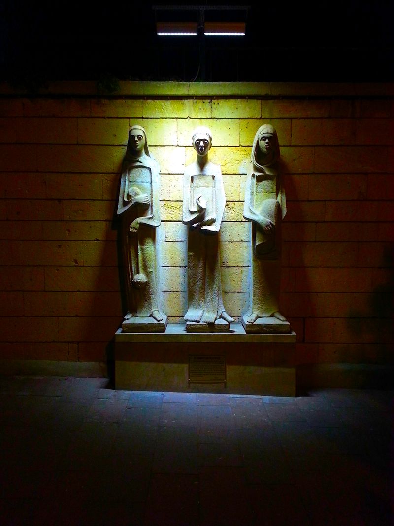 Colonie de pinguini pe gheață