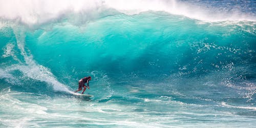 gratis Persoon Surfen Stockfoto