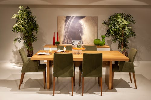 A Clean Dining Room