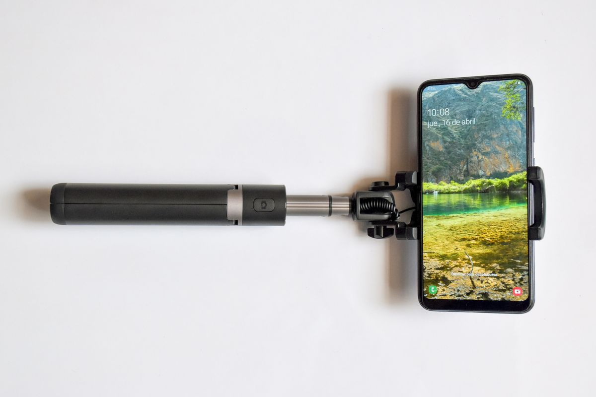 MagSafe selfie stick