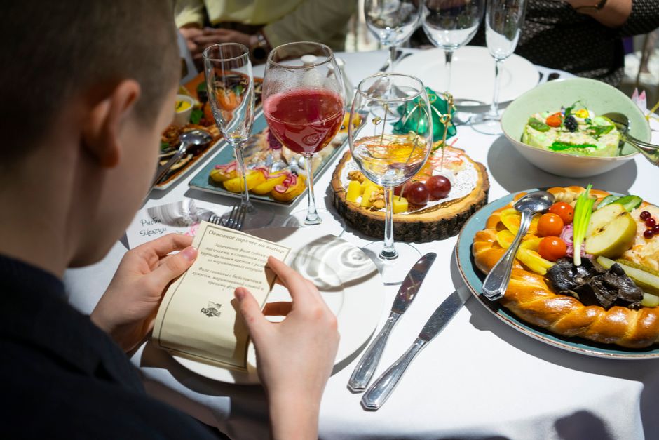 biodegradable paper plates event