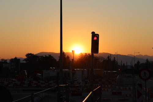 Gratis lagerfoto af feux de cirkulation, les lumières du soleil, lever de soleil