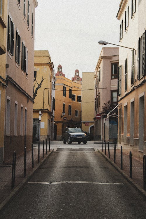 Бесплатное стоковое фото с мощеная пешеходная дорожка, переулок, проход