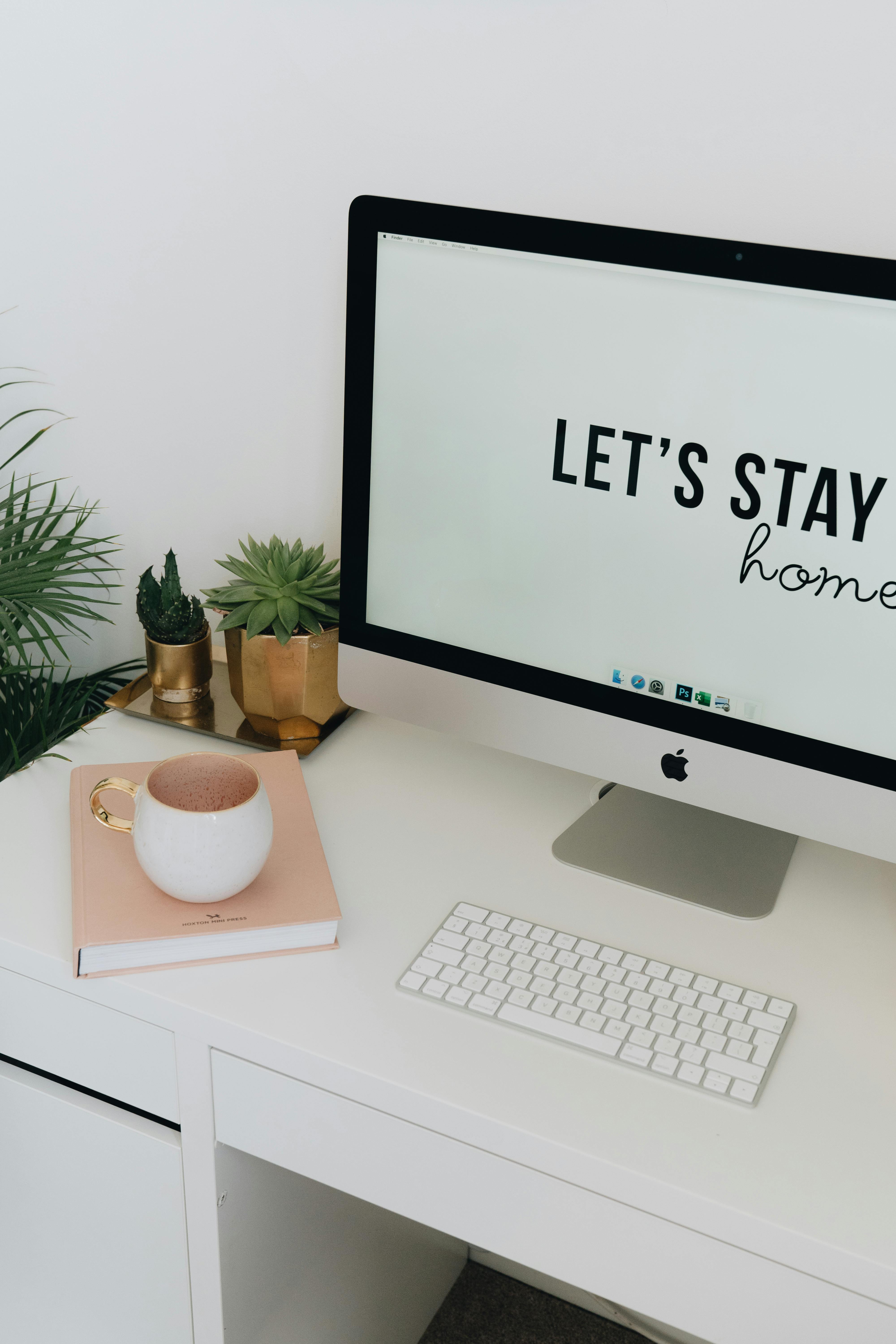 免費 iMac 電腦, 乾淨的桌子, 個人空間 的 免費圖庫相片 圖庫相片