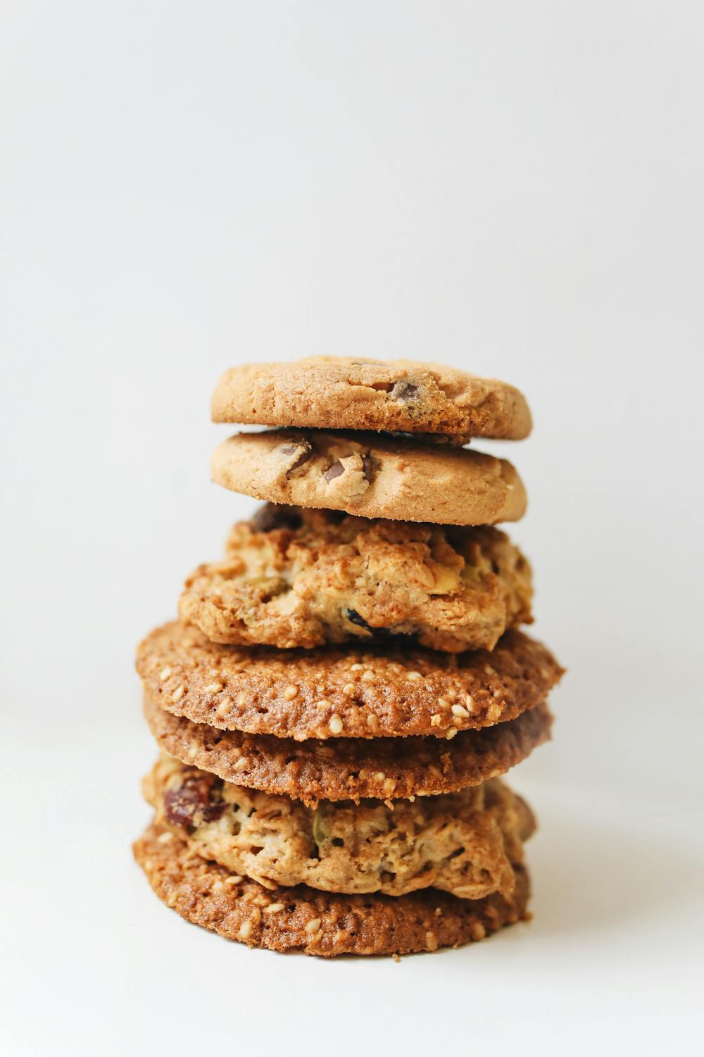 Soft and Spicy Date Oatmeal Cookies