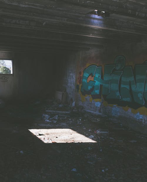 Foto profissional grátis de arte grafiti, en ruinas, pared pintada