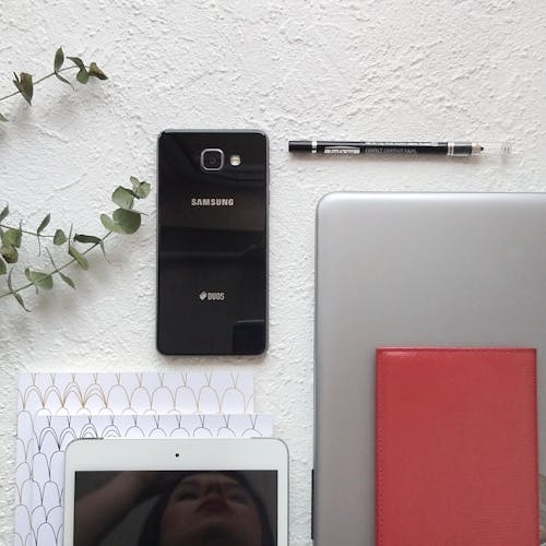 Free stock photo of flatlay, minimalism, telephone