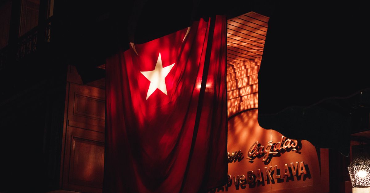 Drapeau noir rouge jaune : Guide pays 2026