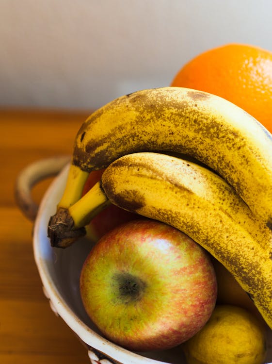 Free stock photo of banan, čerstvé ovoce, červené jablko
