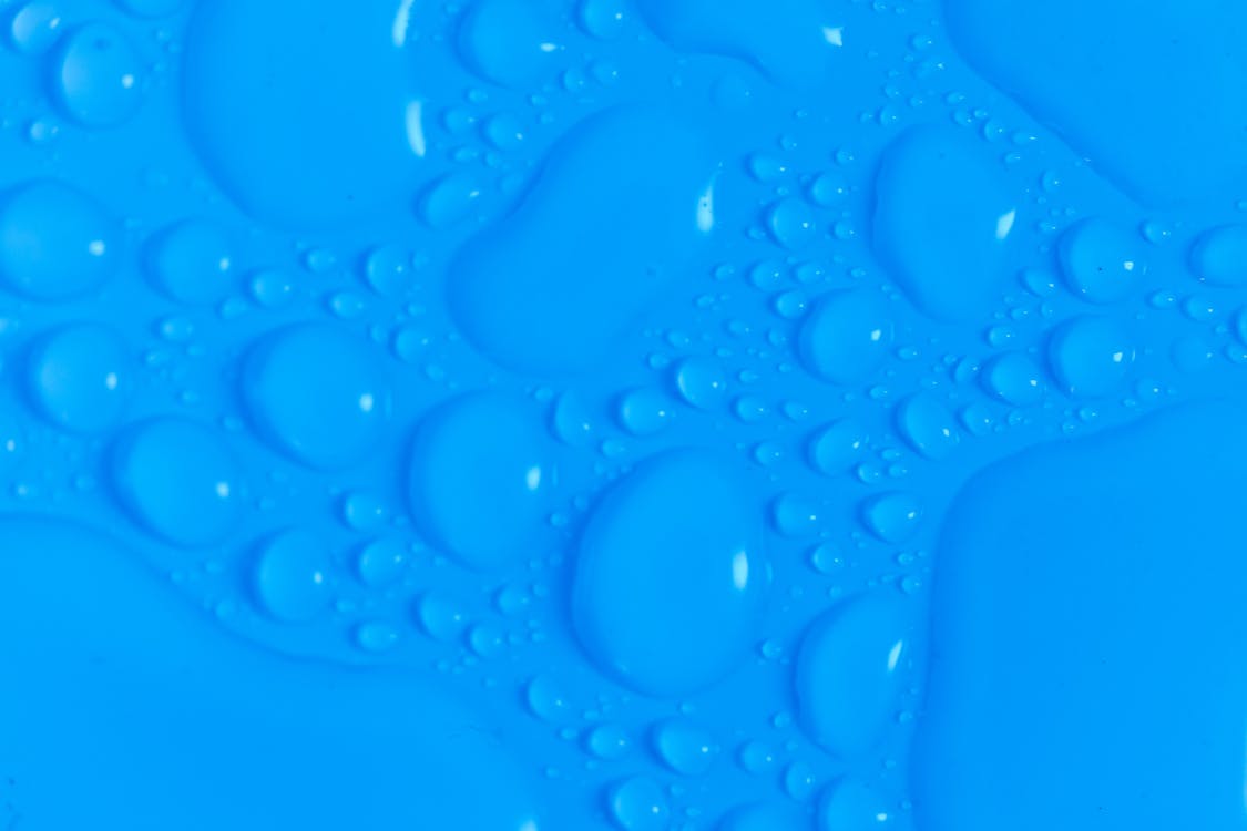Foto de stock gratuita sobre abstracto, agua, aguamarina, azul, azul  oscuro, brillante, calma, color, condensar, copy space, cristal, de cerca,  decorativo, diferente, dispersión, efecto, efecto desenfocado, estampado,  fluido, fondo, fondo azul, fondo