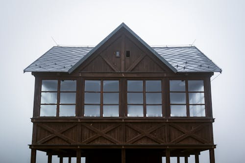 Foto d'estoc gratuïta de casa, de fusta, finestres