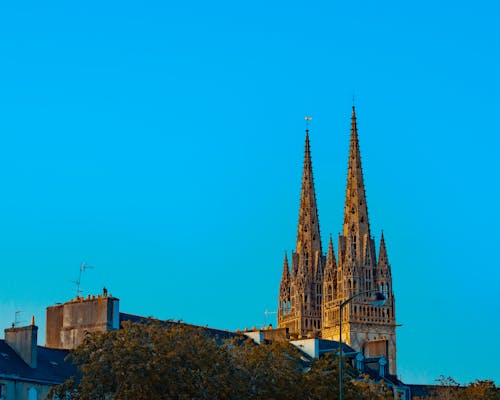 Foto stok gratis Katedral, kota, langit biru