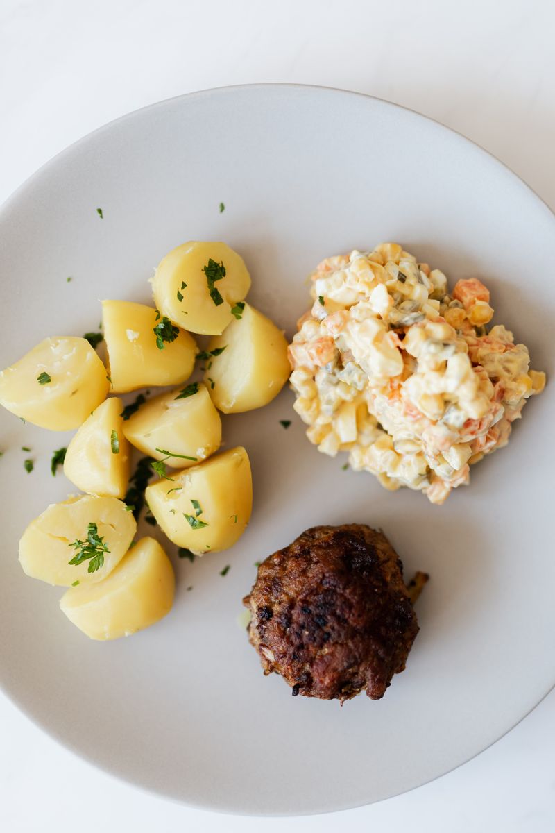 Meat Loaf (Frikadelle) with Roll
