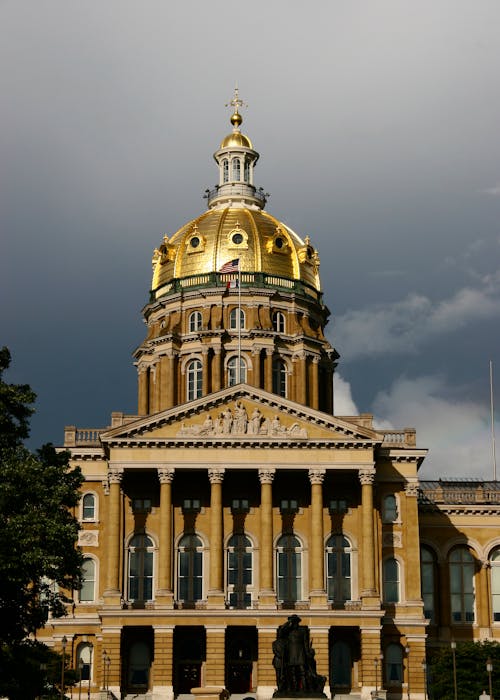 Free Iowa State Capitol in Des Moines Stock Photo