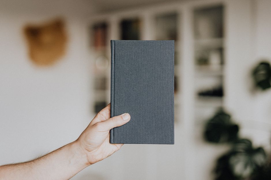 TikTok Book Cover Ideas That Convert