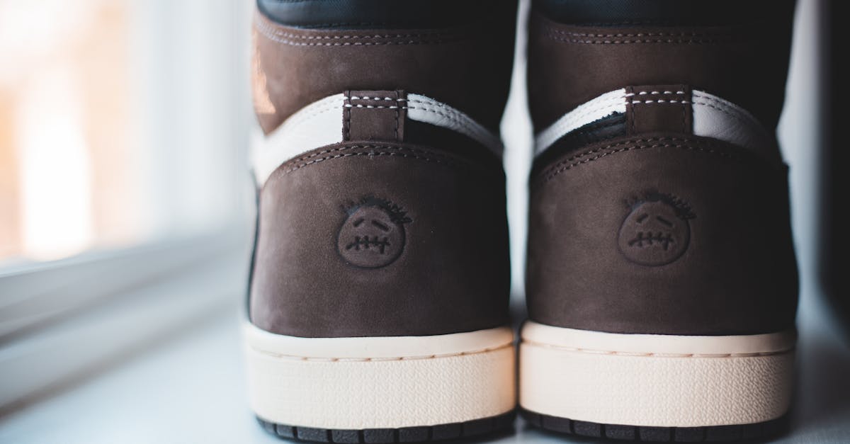 How to clean leather shoes with household products