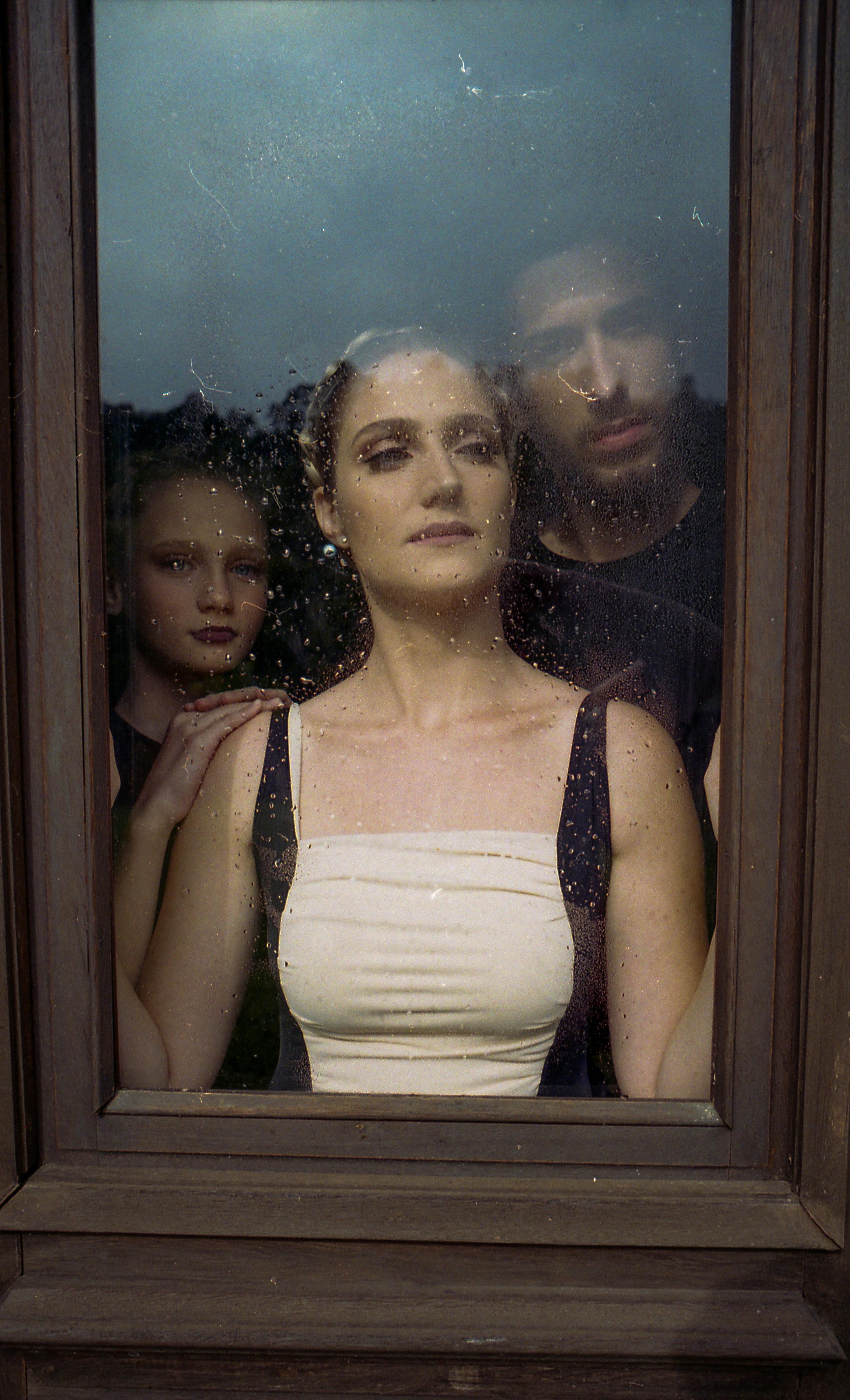 시간이 지남에 따라 쌓이는 동전 이미지