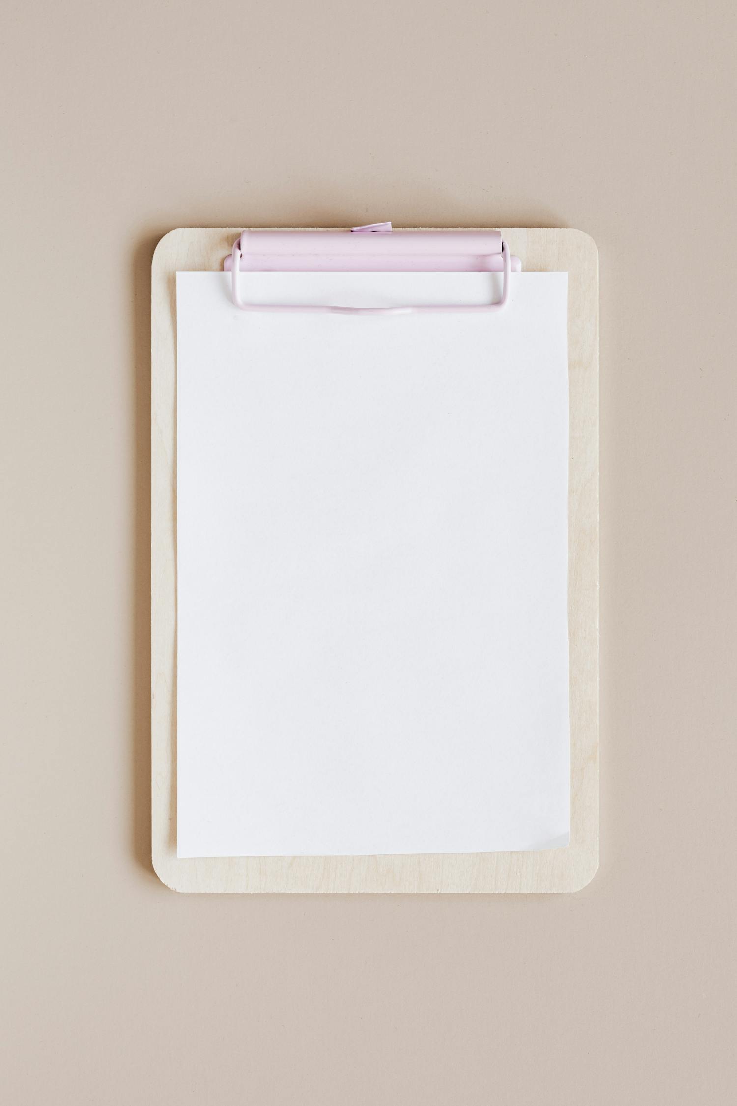 Mockup of White Clipboard with Blank Paper · Free Stock Photo