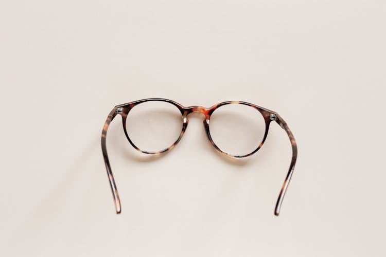 Stylish Round Eyeglasses With Optical Lenses