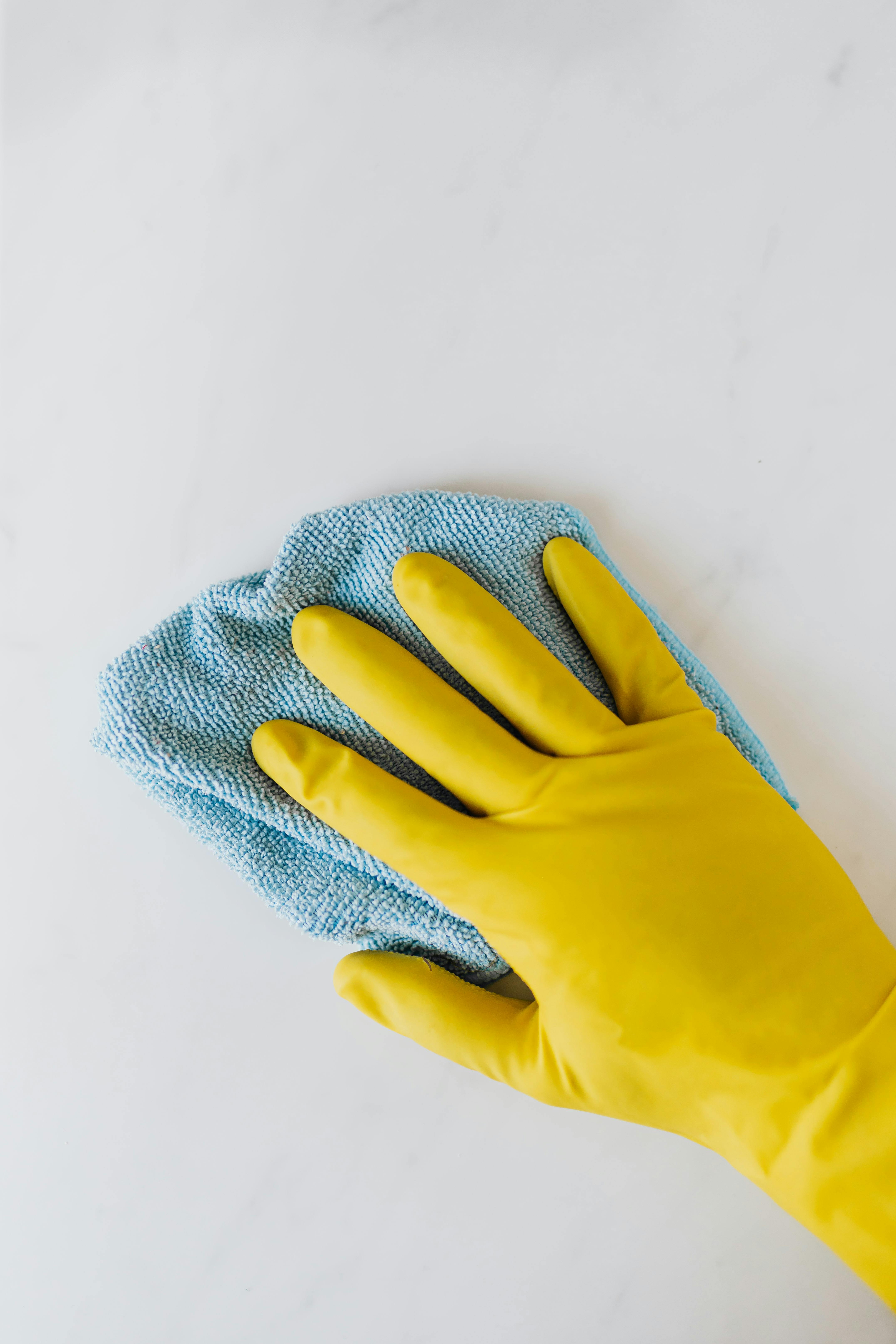 yellow gloves cleaning