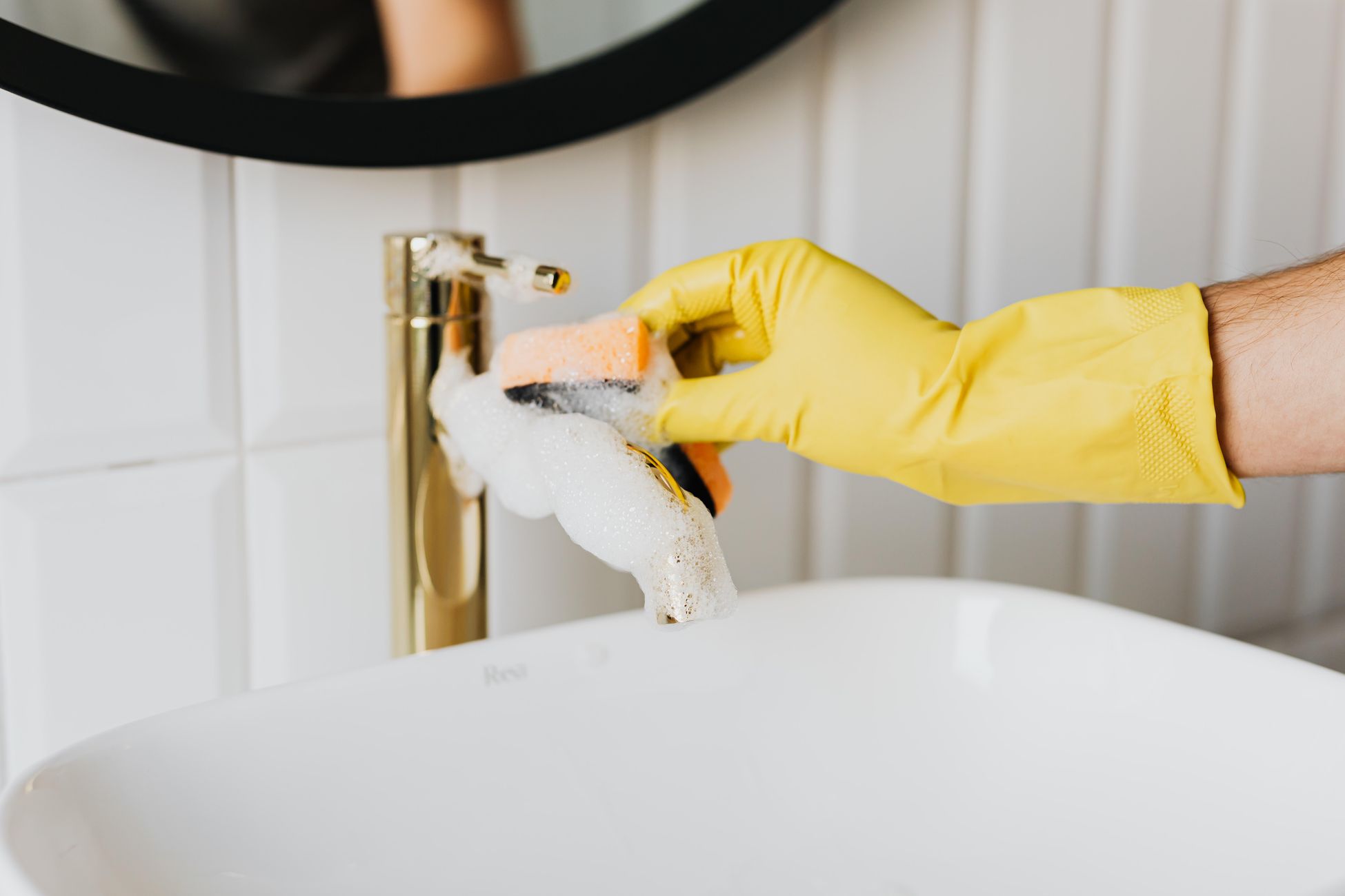 Onderhoud messing kranen in de badkamer