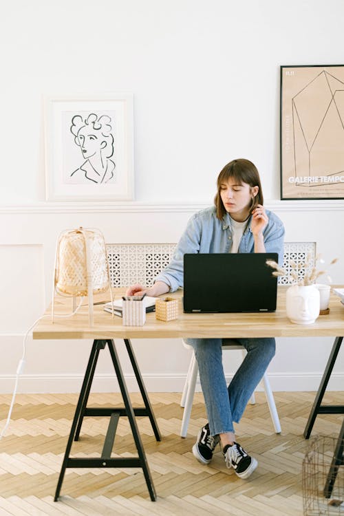 Free Woman Working in Home Office Stock Photo