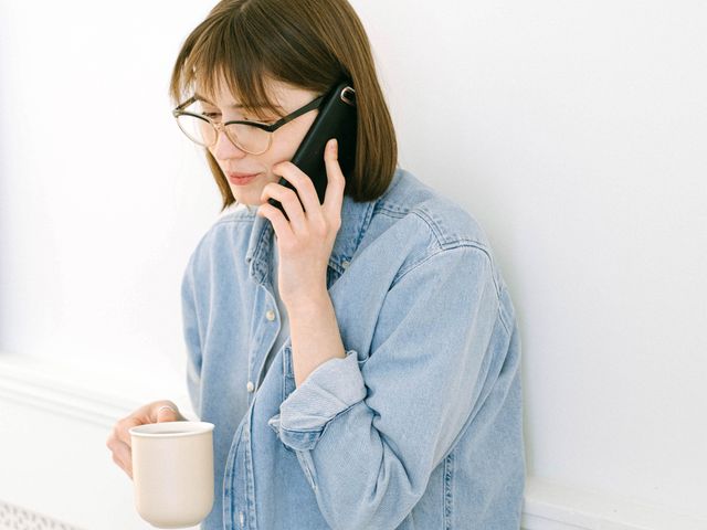 Falsi avvisi di consegna, la nuova ondata arriva per telefono e non più via sms