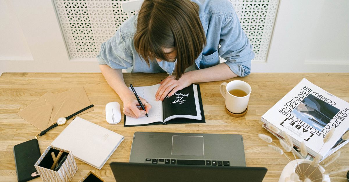 10 Essential Steps to Launch Your Blogging Career