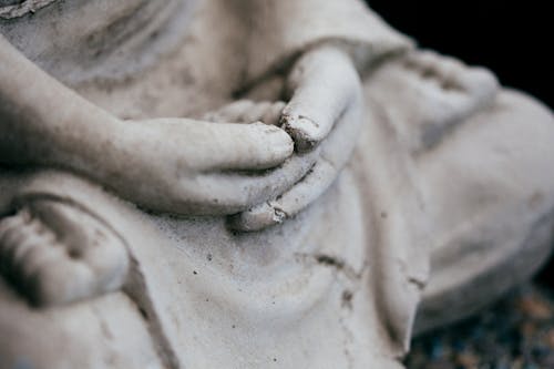 Gray Statue in Close-up Photography