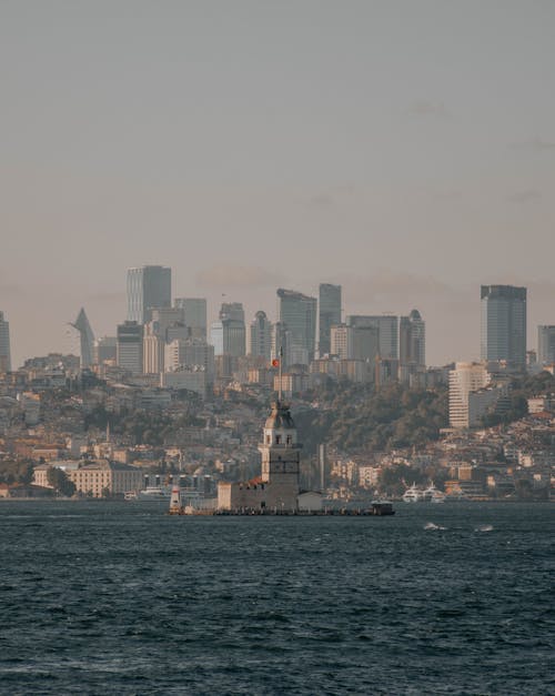 Бесплатное стоковое фото с вертикальный выстрел, гавань, город