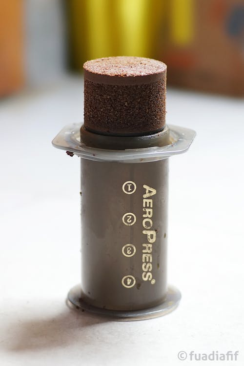 aeropress, cin, Kahve içeren Ücretsiz stok fotoğraf