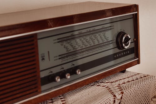 Free Retro radio on table in house Stock Photo