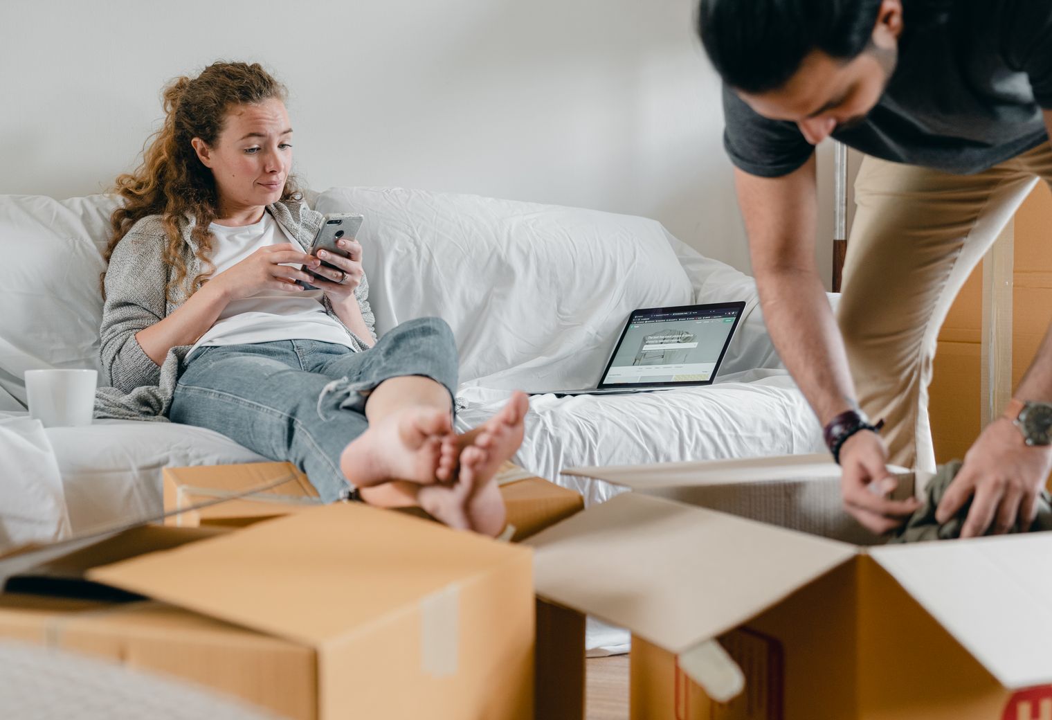 Hackbridge — student move with boxes and a van