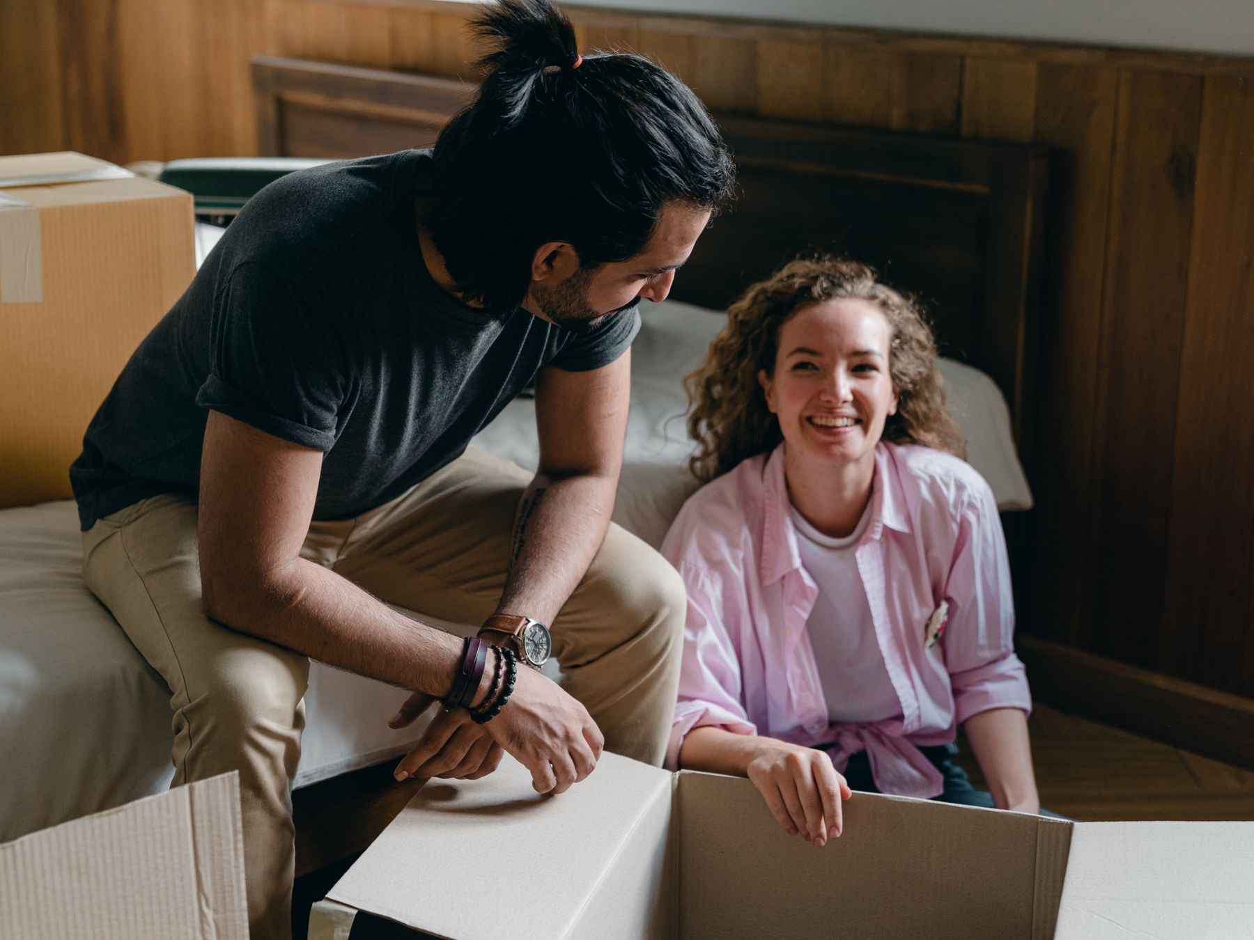 Pathhead — professional packers wrapping and boxing belongings