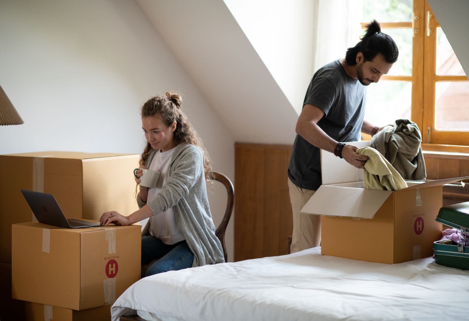 Weybourne — professional packers wrapping and boxing belongings