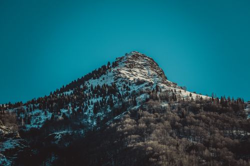 Free Captured in Bitola, North Macedonia, this stunning snow-capped mountain showcases natural beauty and serenity. Stock Photo
