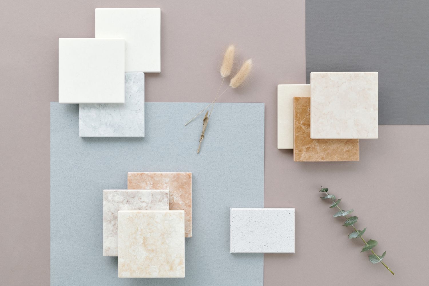 Échantillons de marbre et de céramique pour décoration intérieure