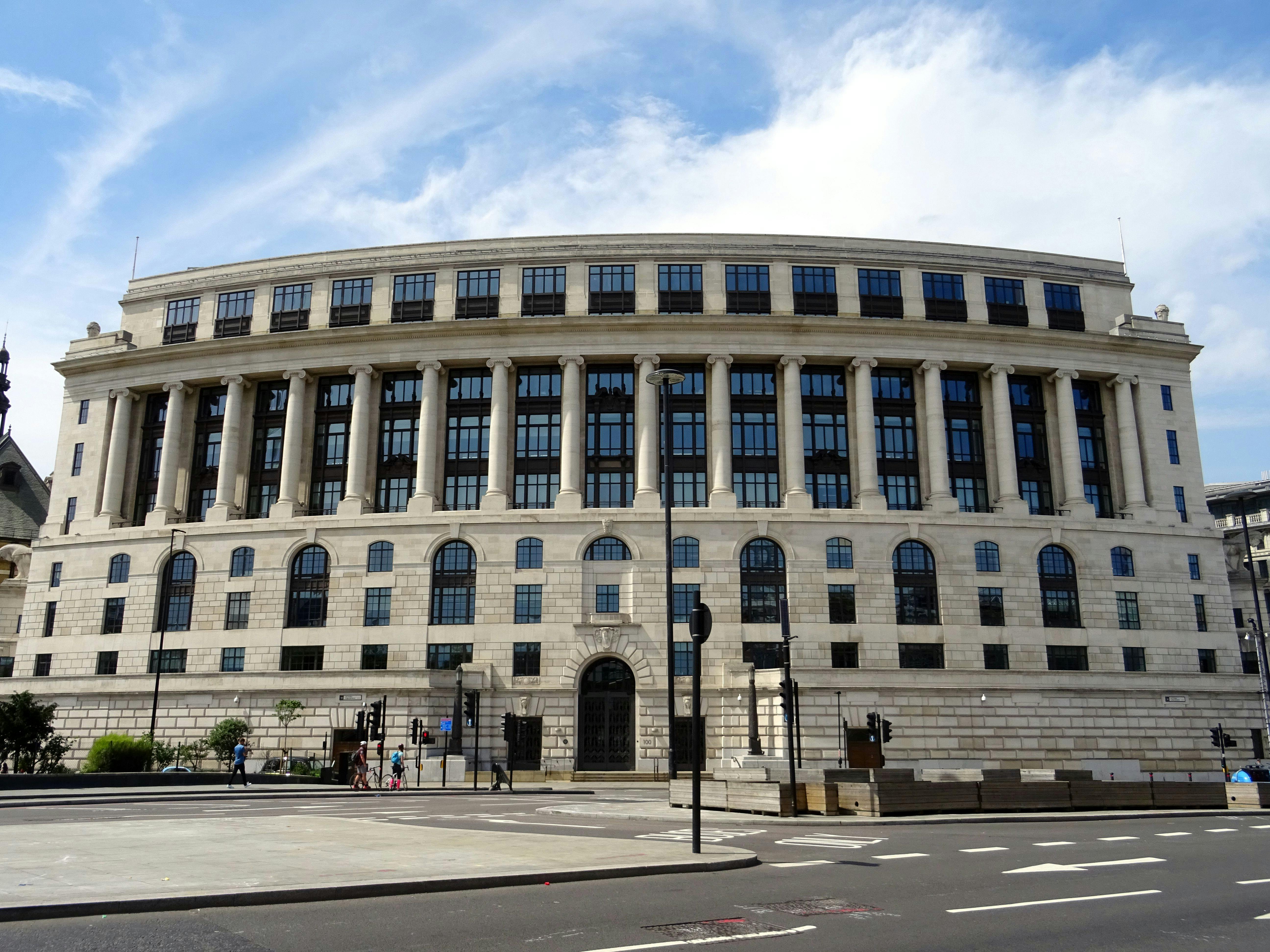 Robert Mueller, FBI Director Who Led Trump-Russia Probe, Dies at 81