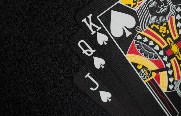 Online Casino: Spielautomaten und Live-Spiele im Überblick