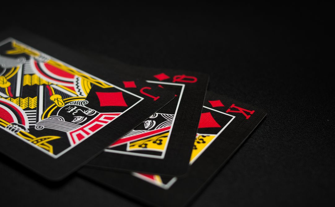 Online Casino: Spielautomaten und Live-Spiele im Überblick